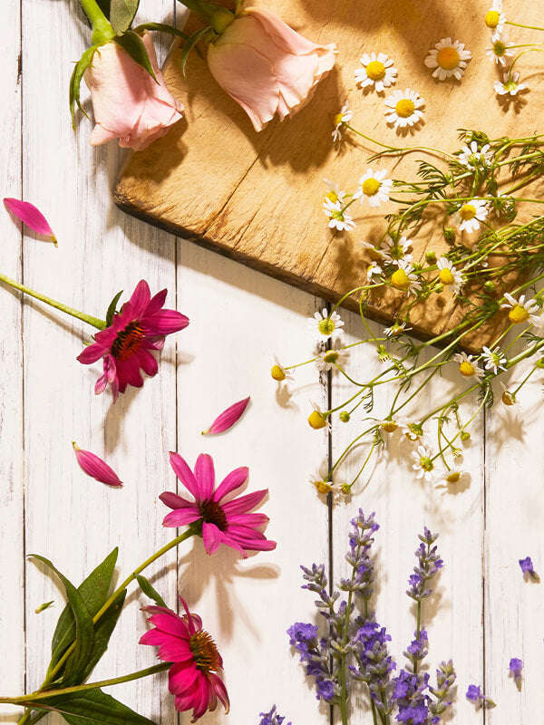 Bigelow Tea | Floral Teas - Image of flowers on a table